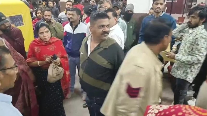 Rajasthan: Over 250 people were hospitalized after consuming food at mass weddings 1 Rajasthan: Over 250 people were hospitalized after consuming food at mass weddings