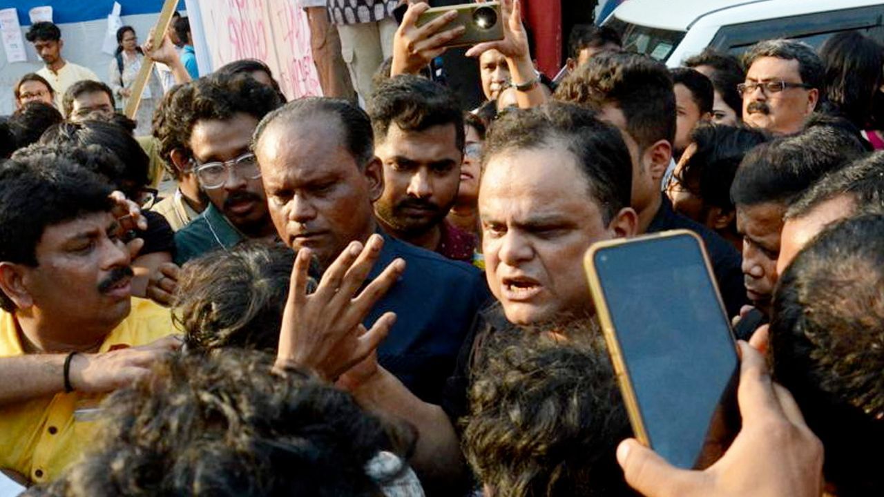 Bengal education minister faces students’ ire at Jadavpur University campus; one held