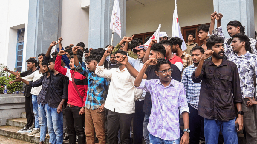 Kerala University MBA answer sheets go missing, uproar over re-exam decision 1 Kerala University MBA answer sheets go missing, uproar over re-exam decision
