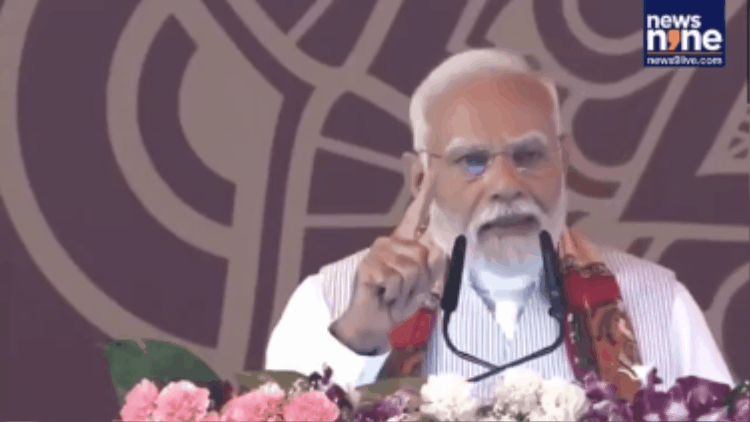 ‘Parivar ka saath, parivar ka vikas’: PM Modi takes dig at opposition parties