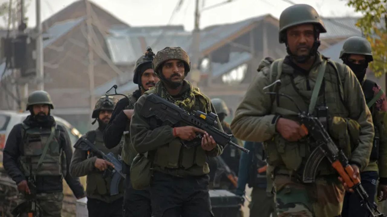 Indian Army firmly retaliates to Pakistan firing along LoC Indian Army firmly retaliates to Pakistan firing along LoC