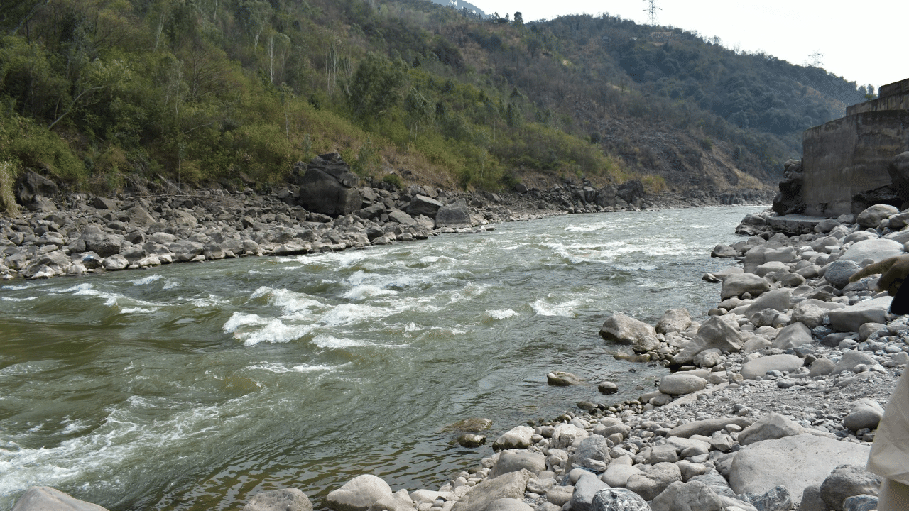 Jhelum River flood: Pakistan accuses India of releasing extra water, warns people of rising water level