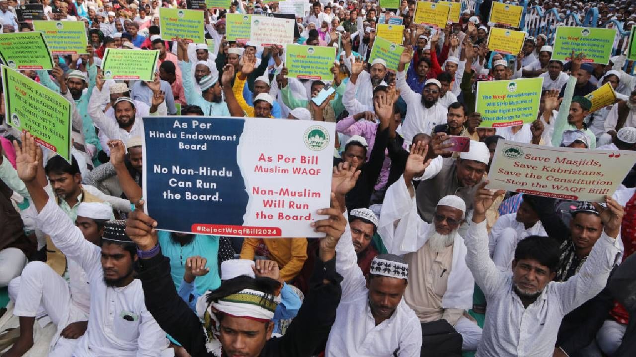 Muslim bodies denounce Waqf Bill as Centre tables it in Parliament Muslim bodies denounce Waqf Bill as Centre tables it in Parliament