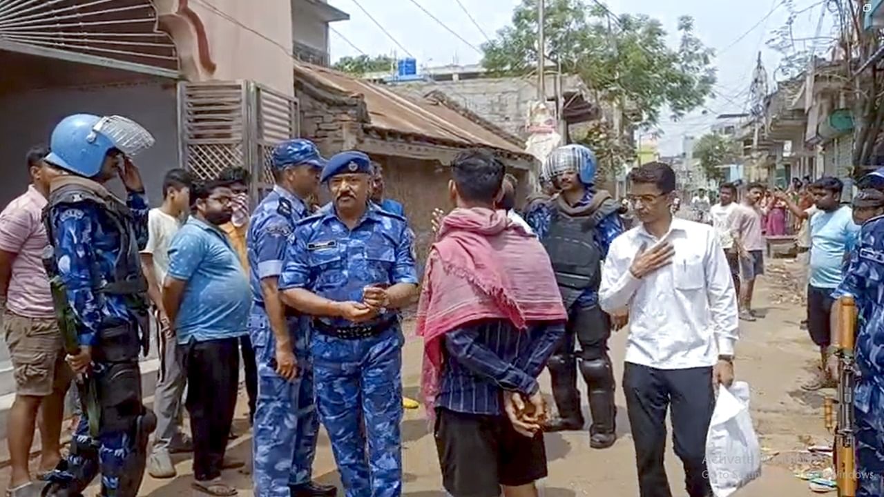 Bengal: Waqf violence shifts to Bhangar; Murshidabad remains calm Bengal: Waqf violence shifts to Bhangar; Murshidabad remains calm