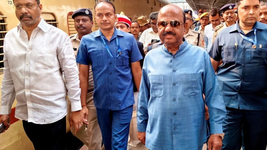 Bengal Governor visits Malda refugee camp, vows action after Murshidabad violence