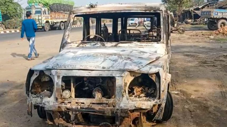 Three killed, including father-son duo, in Murshidabad violence over Waqf Act protests 1 Three killed, including father-son duo, in Murshidabad violence over Waqf Act protests