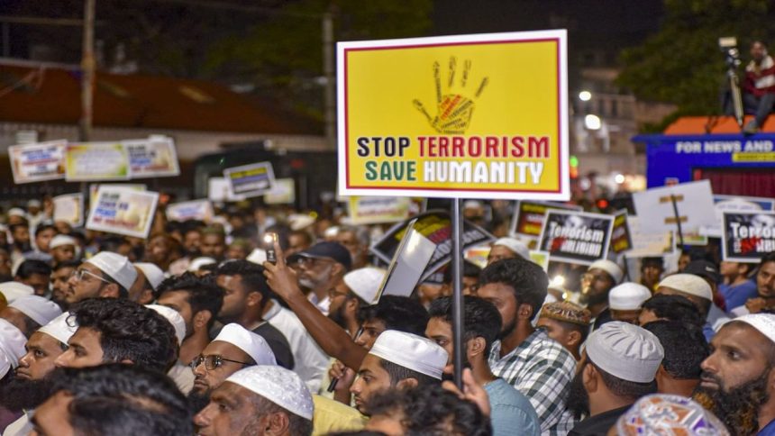 Pahalgam terror attack: Ex-Pakistani para-commando might be behind killing of 26 civilians, reveals probe 1 Pahalgam terror attack: Ex-Pakistani para-commando might be behind killing of 26 civilians, reveals probe