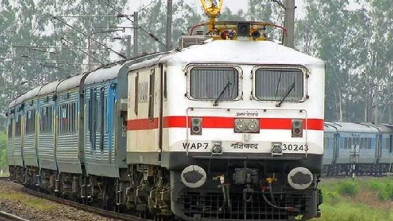 Railways facilitates journey of stranded tourists amidst rush from Jammu, Katra