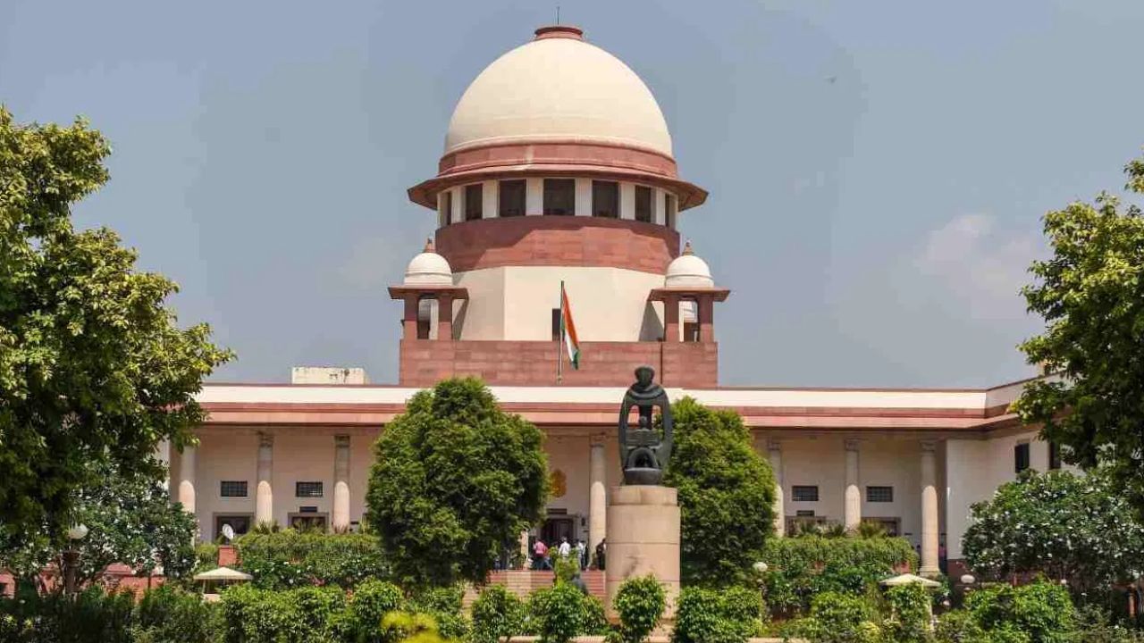 SC invalidates appointment of 25,753 teachers, other staff in West Bengal schools