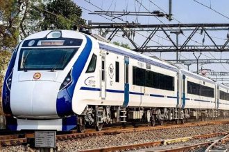 Stone pelted on Bhagalpur–Howrah Vande Bharat train, no injuries