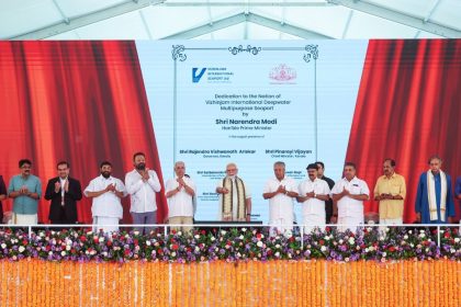‘Sleepless nights to many…’: PM Modi takes swipe at Congress as he shares dais with Shashi Tharoor in Kerala