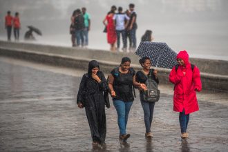 Low-pressure system develops over Maharashtra, orange alert in Mumbai, light showers in Delhi | Check details