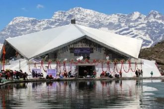 Helicopter booking for Hemkund Sahib begins; 415 tickets sold on first day, portals to open on 25 May