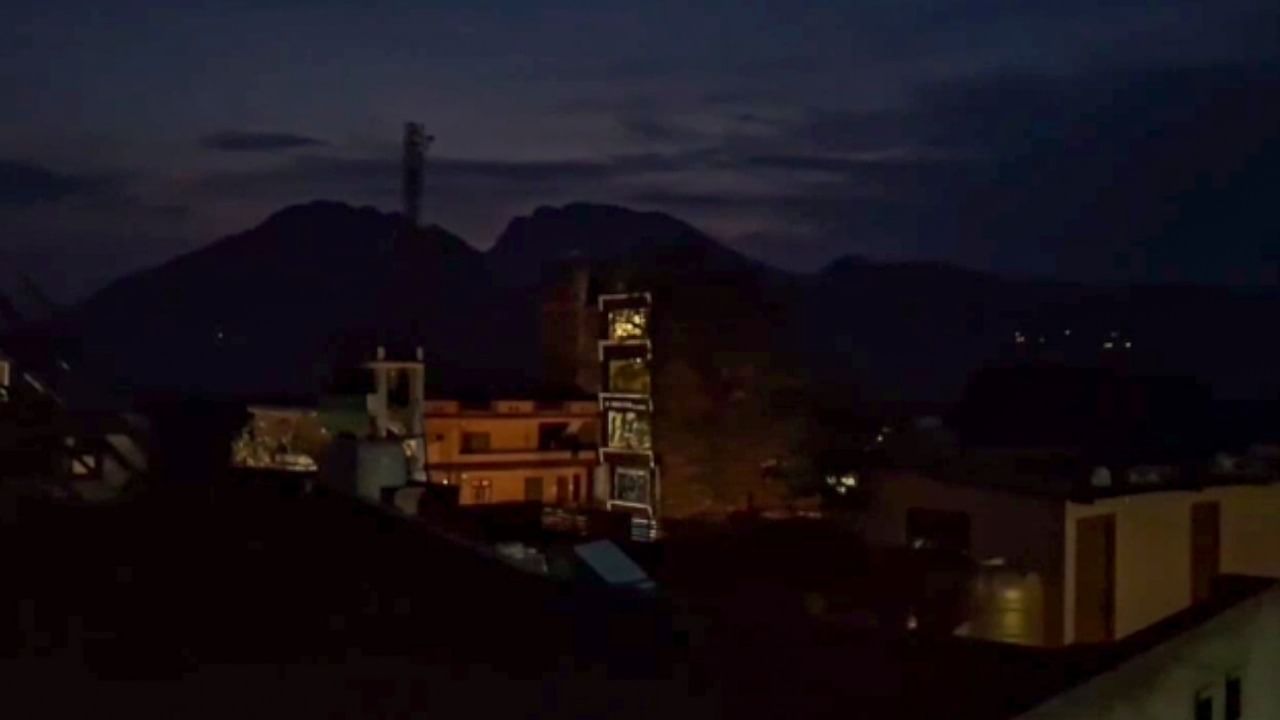 India-Pakistan News LIVE: India intercepts Pakistani missiles, downs eight with S-400 after Lahore air defence strike