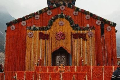 Panchmukhi palanquin reaches Kedarnath, temple decorated with 108 quintals of flowers ahead of May 2 portal opening