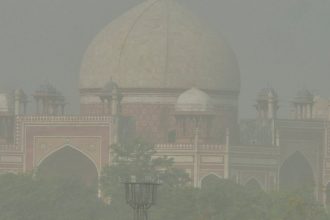 Dust from Pakistan blankets Delhi-NCR, IMD issues orange alert 7 Dust from Pakistan blankets Delhi-NCR, IMD issues orange alert
