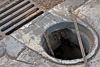 Mumbai: Girl falls into drain, man dies in attempt to rescue her