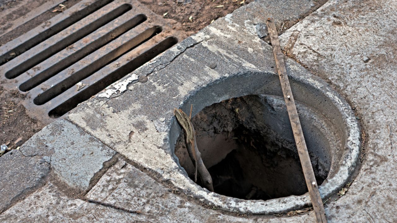 Mumbai: Girl falls into drain, man dies in attempt to rescue her