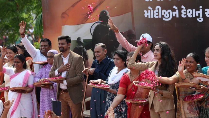 Watch: Col Sofiya Qureshi’s family welcomes PM Modi with flowers in Vadodara