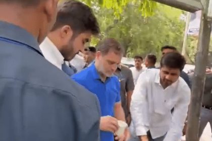 This gesture of Rahul Gandhi at Delhi University wins hearts: Watch video