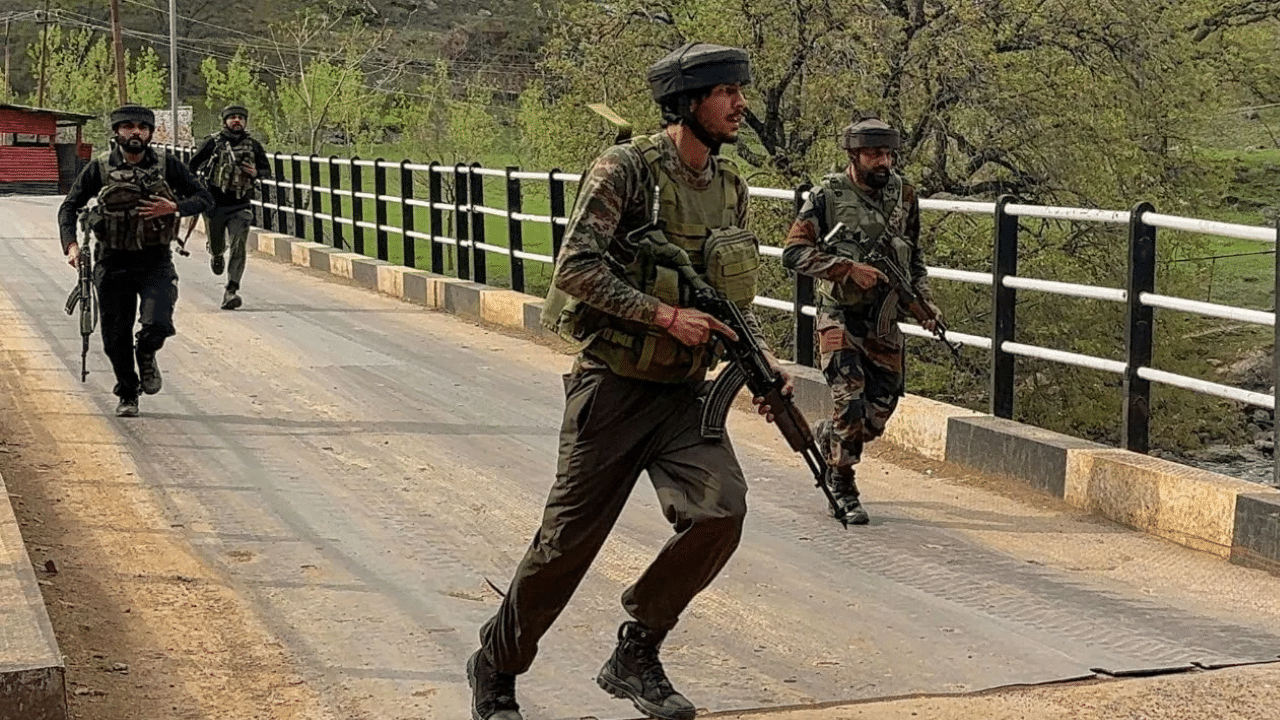 Unprovoked firing by Pakistan Army along LoC in Jammu and Kashmir’s Kupwara, Uri and Akhnoor; Indian Army retaliates Unprovoked firing by Pakistan Army along LoC in Jammu and Kashmir’s Kupwara, Uri and Akhnoor; Indian Army retaliates