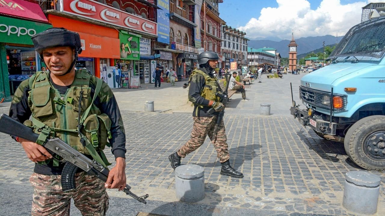 India-Pak DGMO level talks end, discuss ceasefire violation