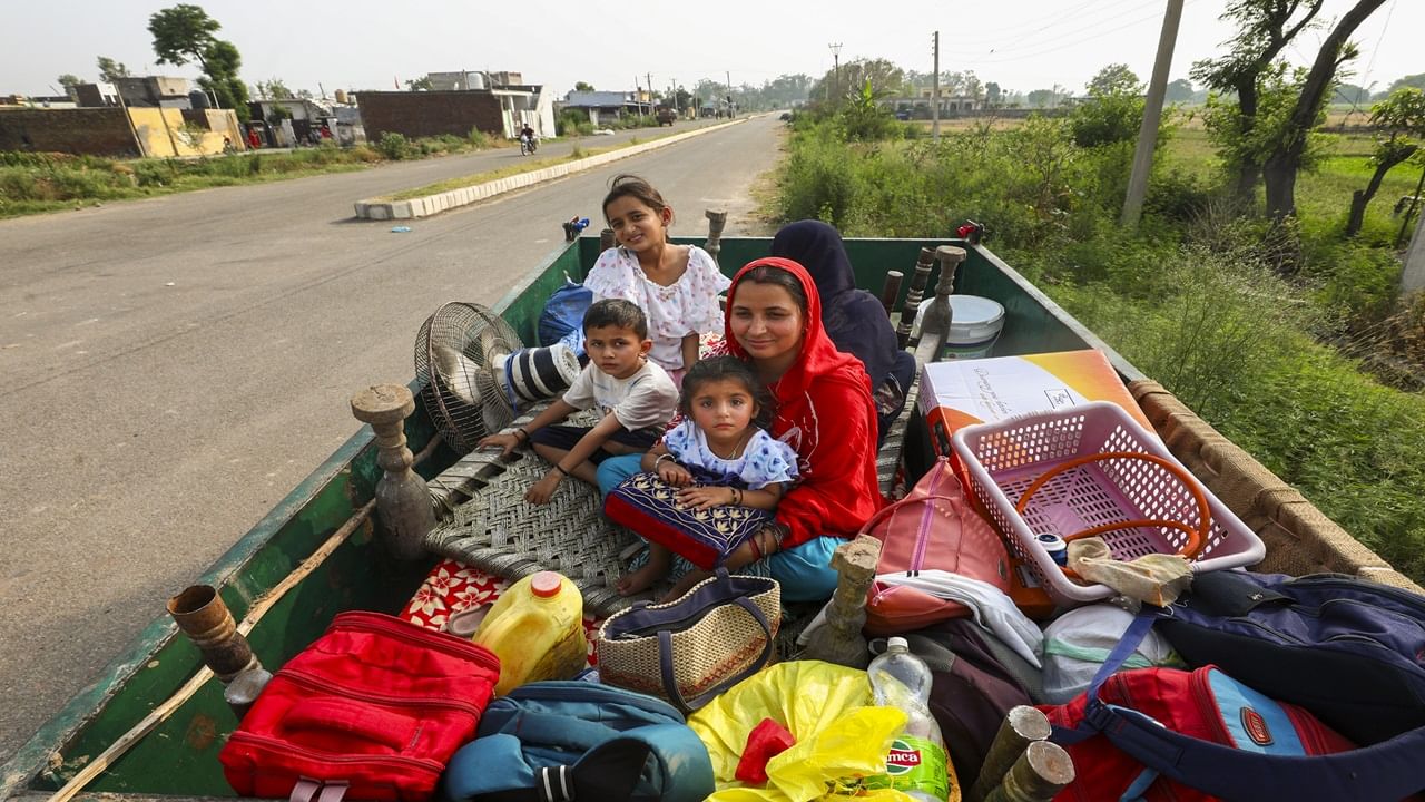 Army chief closely monitoring LoC violations by Pak; local units told to respond appropriately