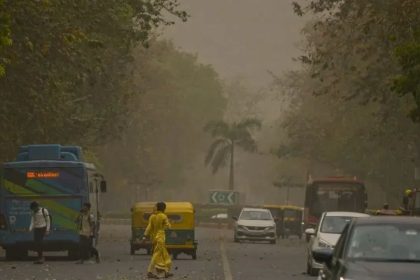 Weather today: Stormy spell to continue in north India, Delhi pollution level to drop