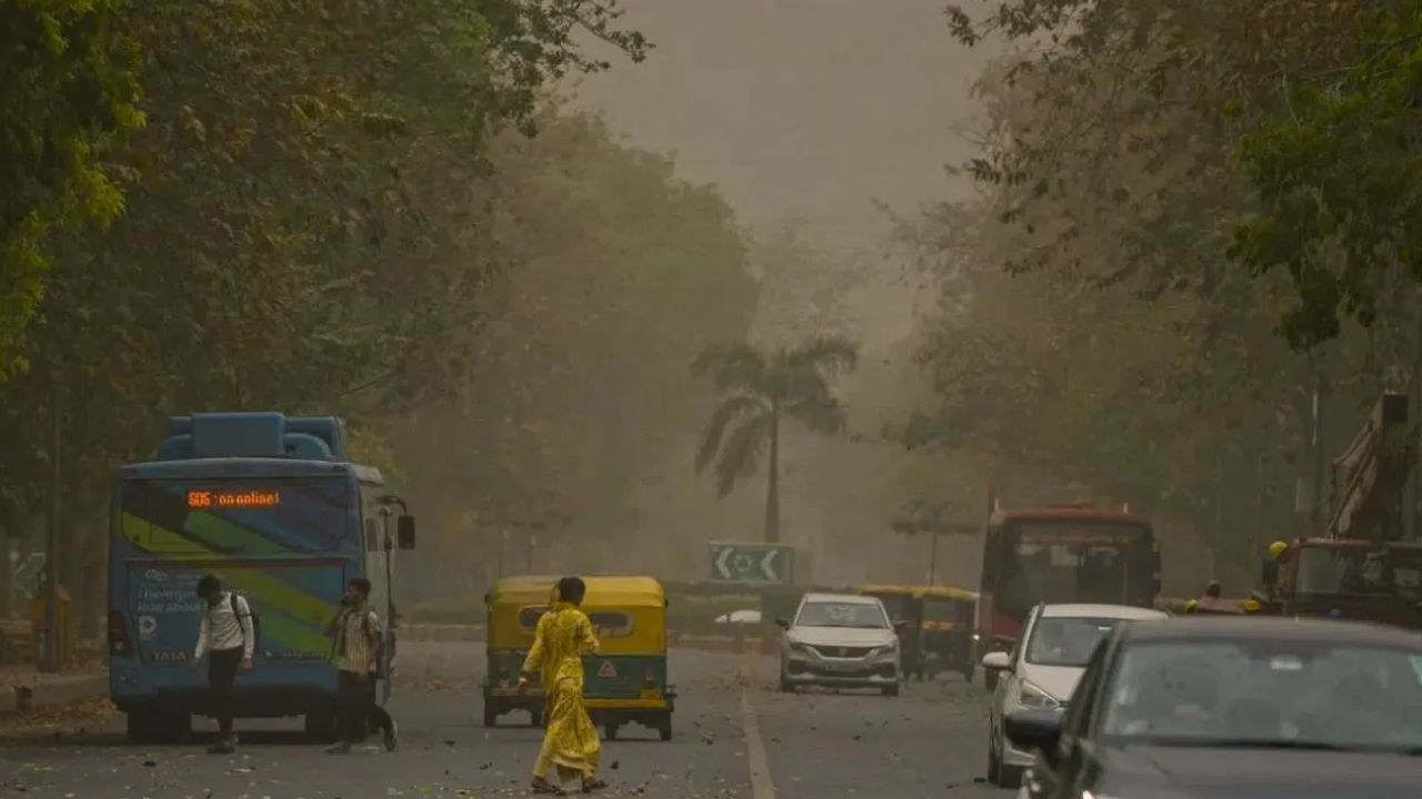 Weather today: Stormy spell to continue in north India, Delhi pollution level to drop Weather today: Stormy spell to continue in north India, Delhi pollution level to drop