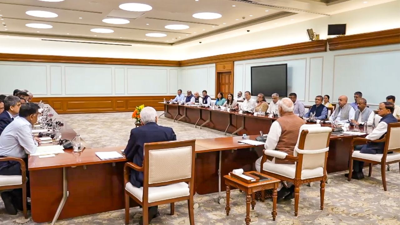 PM Modi reviews inter-ministerial coordination in high-level meeting with Secretaries PM Modi reviews inter-ministerial coordination in high-level meeting with Secretaries
