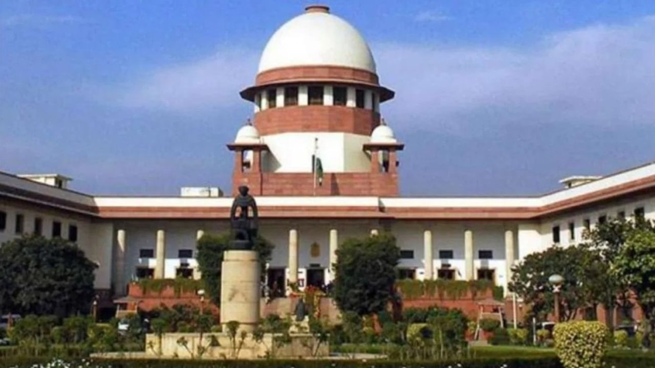 Fee hike case: SC issues notices to DPS, others; seeks reply within four weeks