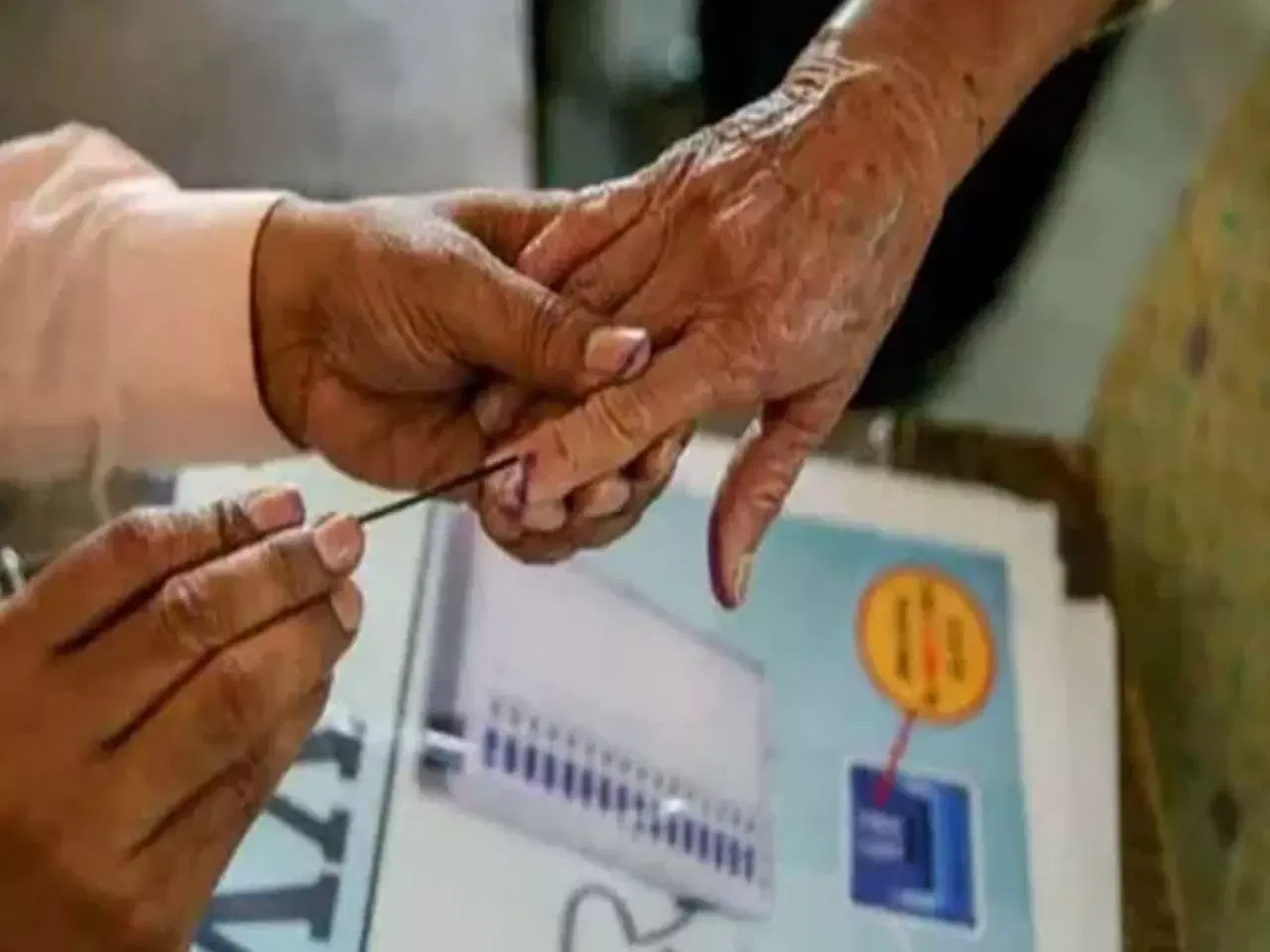 Counting of votes begins for Visavadar and Kadi assembly bypolls in Gujarat Counting of votes begins for Visavadar and Kadi assembly bypolls in Gujarat