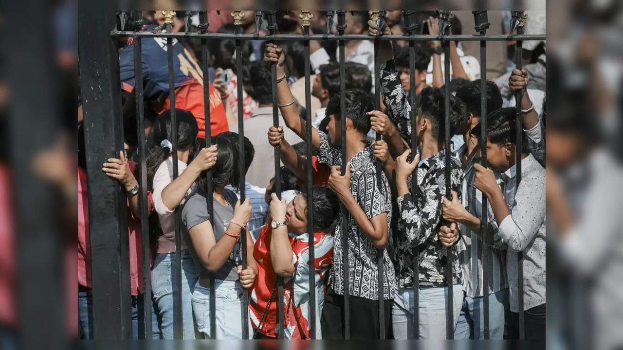 Bengaluru Chinnaswamy Stadium stampede: Expert-backed tips on how to survive crowd-crush