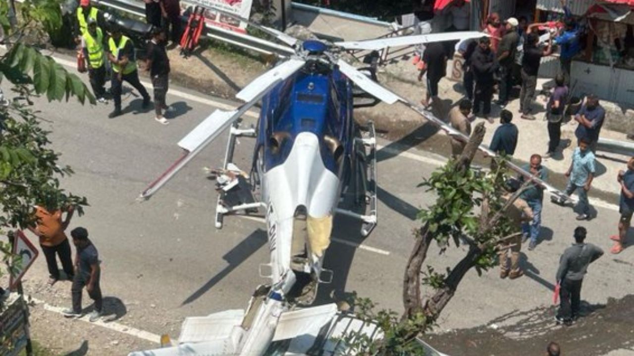 Chopper on way to Kedarnath makes emergency landing on Uttarakhand highway Chopper on way to Kedarnath makes emergency landing on Uttarakhand highway