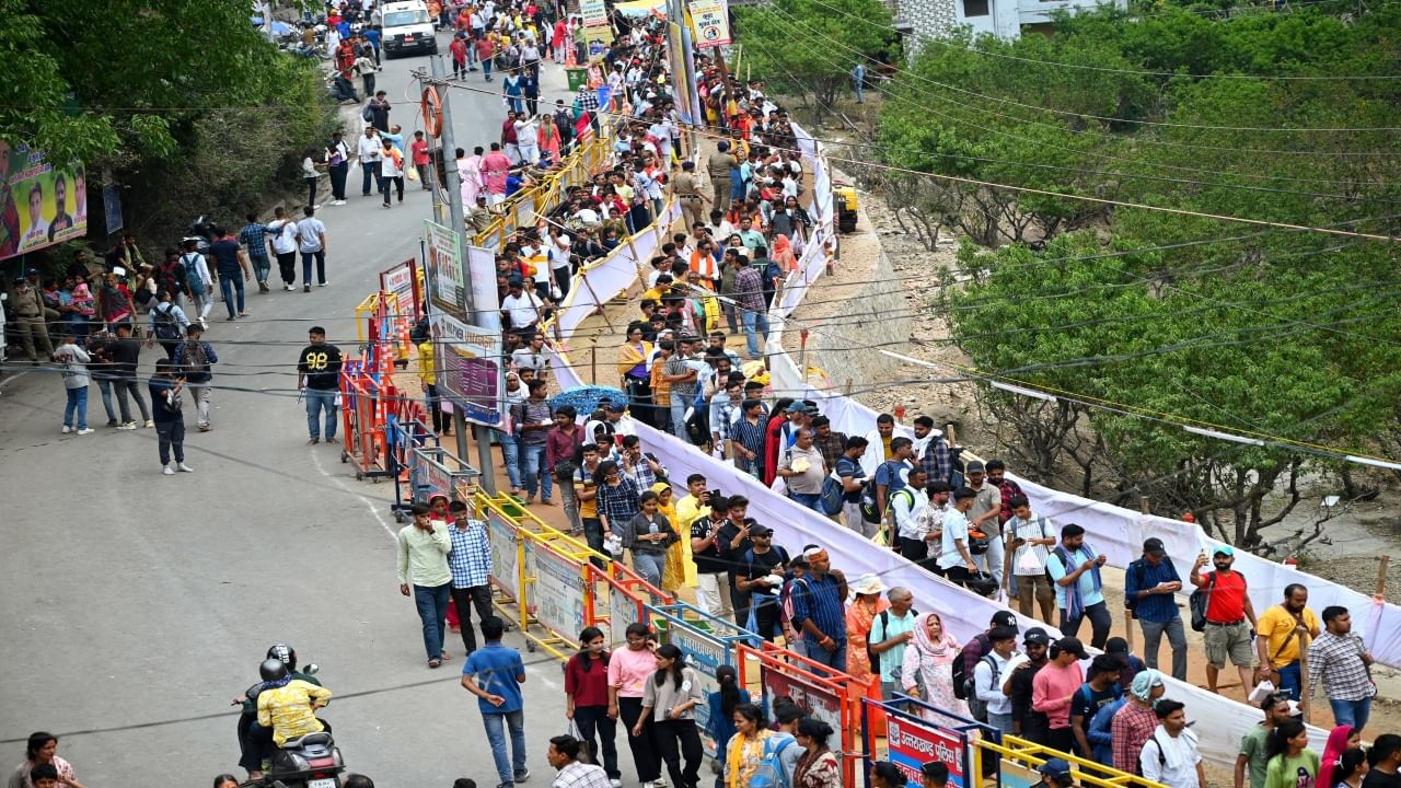 Kainchi Dham foundation day: 4 lakh devotees expected, strict traffic plan and security measures in place