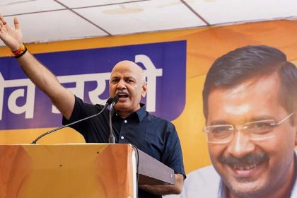 AAP leader Manish Sisodia reaches ACB office for questioning in classroom scam case