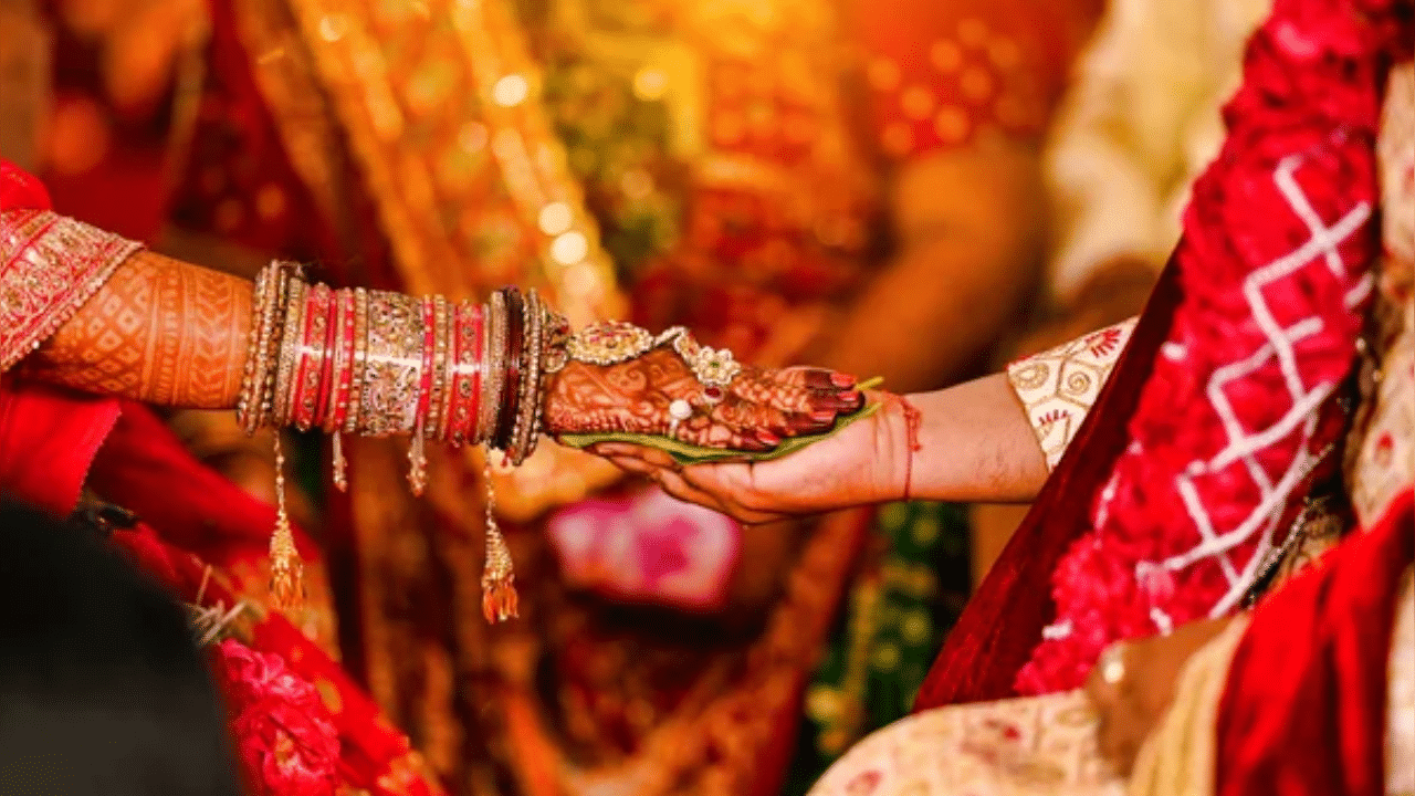 Woman marries her nephew-in-law in front of her husband and family members in Bihar, video goes viral