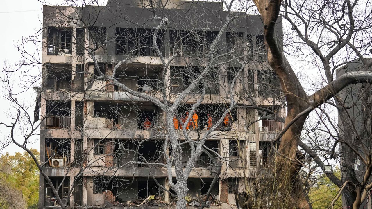 Air India plane crash: Civil Aviation Ministry constitutes high-level probe committee Air India plane crash: Civil Aviation Ministry constitutes high-level probe committee