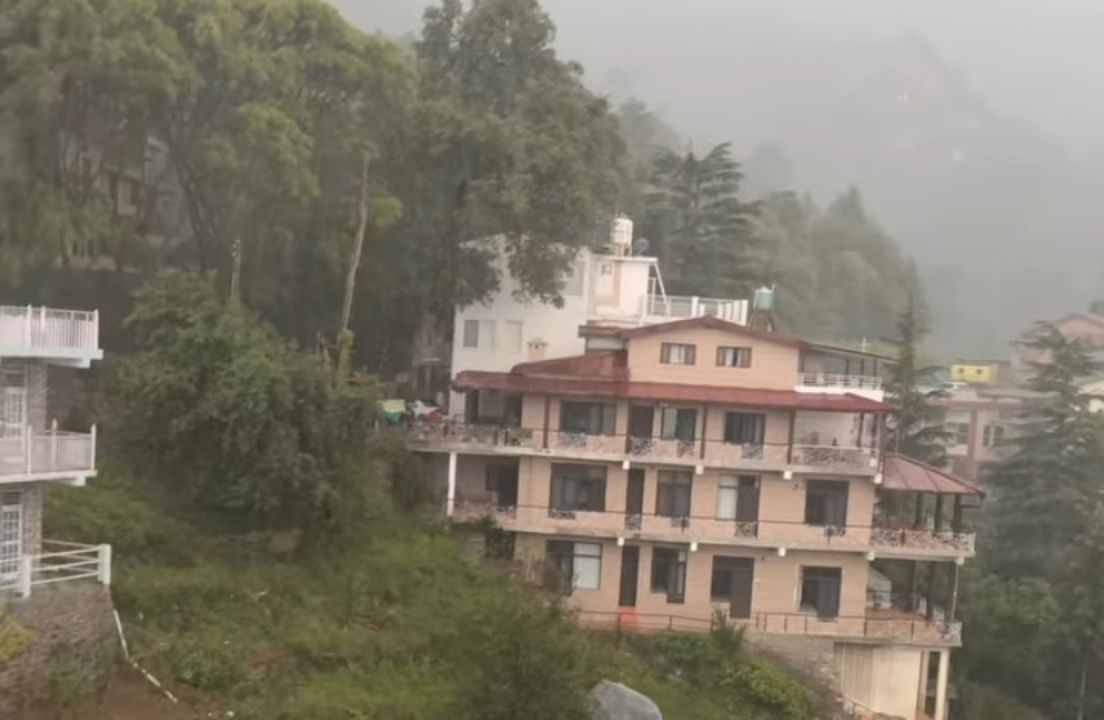 Uttarakhand Weather Update: Monsoon intensifies; Uttarkashi, Rudraprayag, Chamoli, and Pithoragarh are under heavy rain alert Uttarakhand Weather Update: Monsoon intensifies; Uttarkashi, Rudraprayag, Chamoli, and Pithoragarh are under heavy rain alert