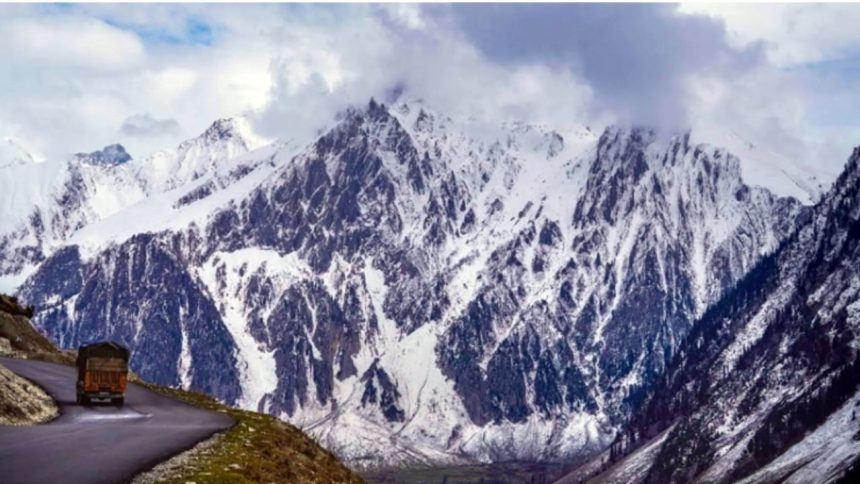 Uttarakhand weather update: Snowfall in higher altitude cools plain areas, mercury drops; rain prediction in Pithoragarh & Bageshwar