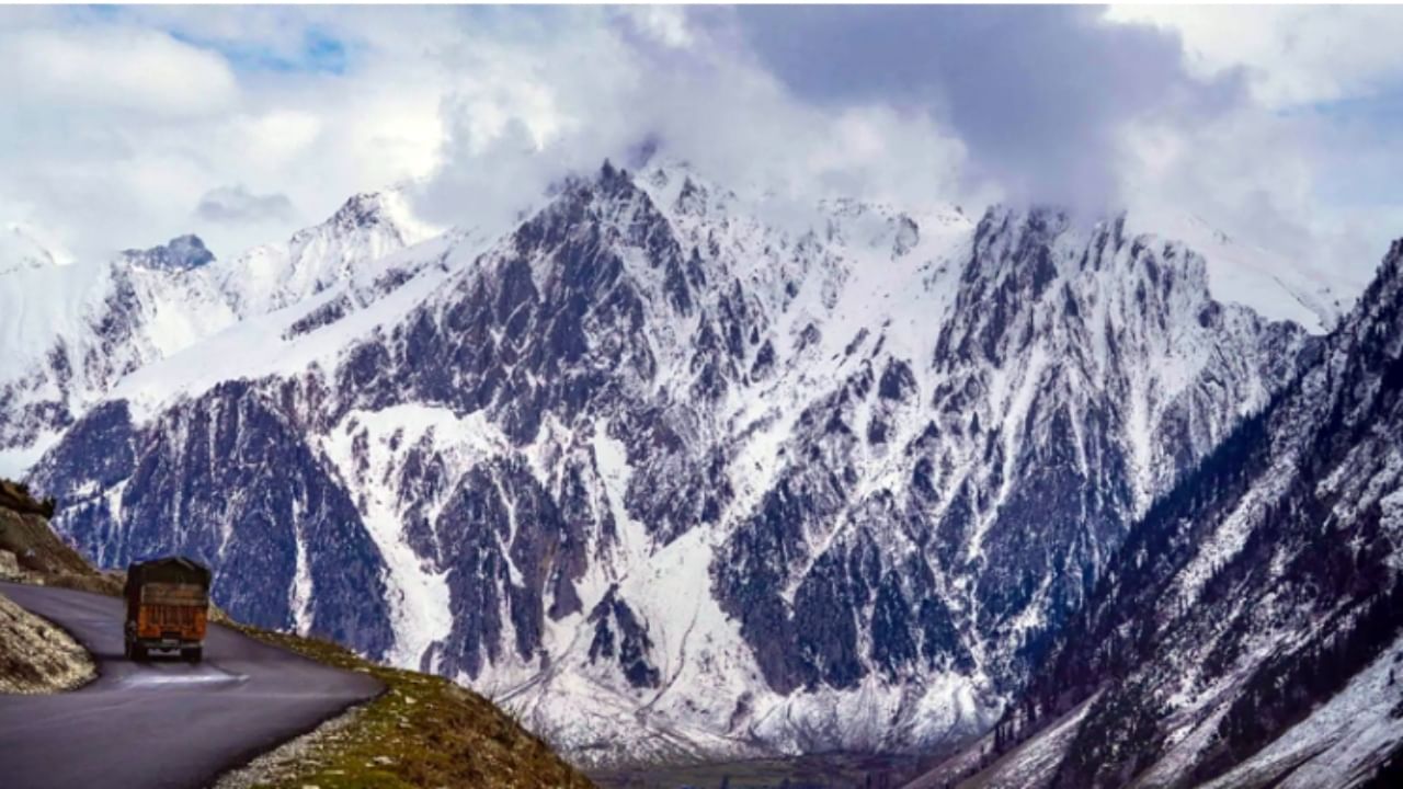 Uttarakhand weather update: Snowfall in higher altitude cools plain areas, mercury drops; rain prediction in Pithoragarh & Bageshwar