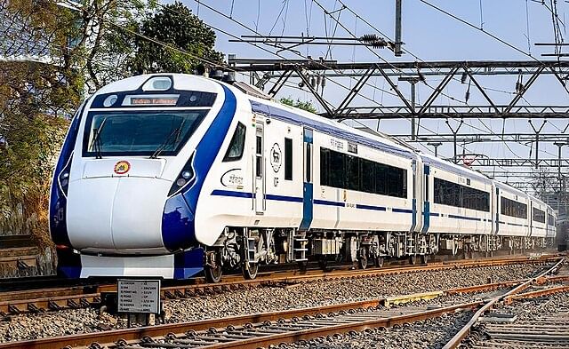 Ever seen rainfall inside train? Leak on Vande Bharat Express’ roof as water drenches passengers, staff refuse to help Ever seen rainfall inside train? Leak on Vande Bharat Express’ roof as water drenches passengers, staff refuse to help