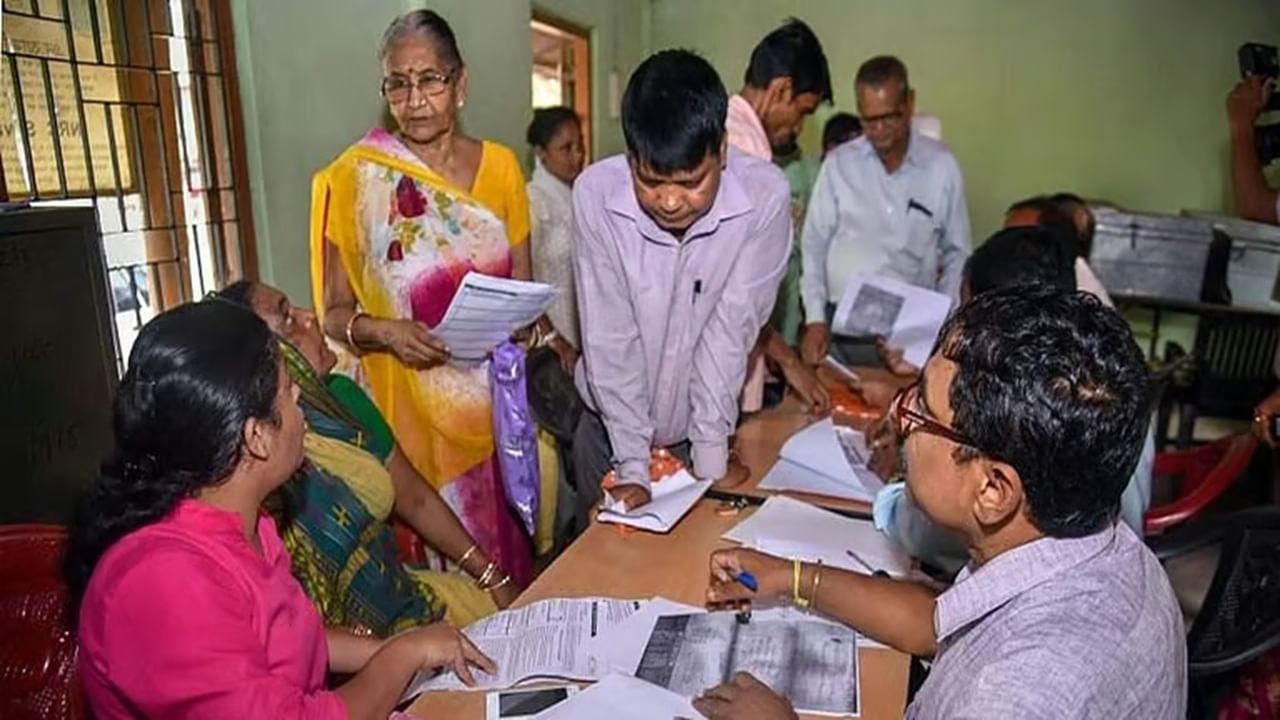 Centre issues notification for population census, to begin in Ladakh, J&K, 2 states in 2026 Centre issues notification for population census, to begin in Ladakh, J&K, 2 states in 2026