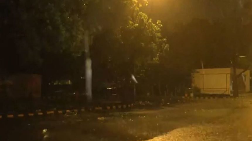 Delhi weather: Gusty winds, thunderstorms hit city; IMD issues advisory