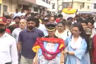 Wife, family of pilot killed in Uttarakhand chopper crash bid him tearful farewell | Video