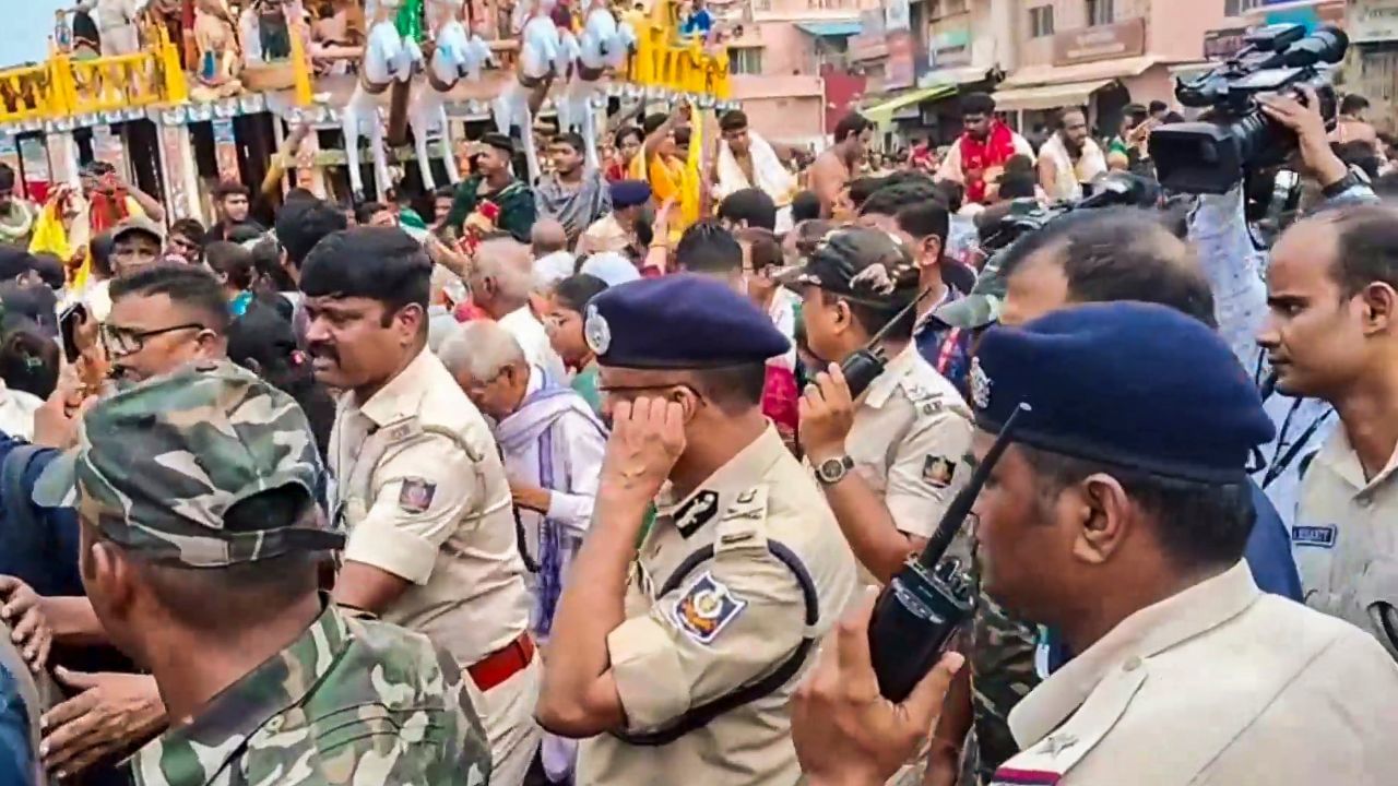 Puri Yatra stampede: Govt orders probe, cops suspended, top officials moved | Top updates Puri Yatra stampede: Govt orders probe, cops suspended, top officials moved | Top updates