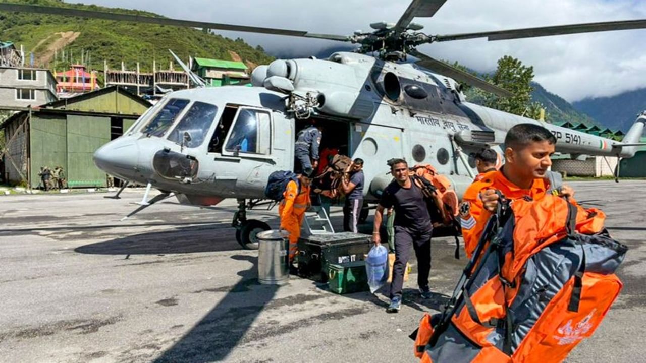2 helicopters fly to north Sikkim to bring back over 100 tourists stuck for a week