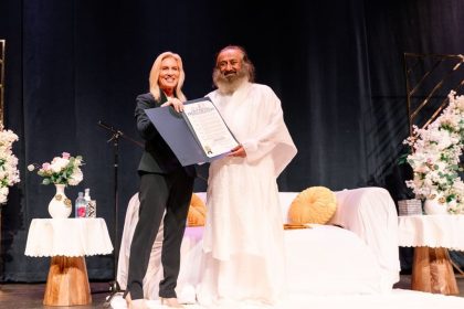 Florida’s Jacksonville declares June 16 as Sri Sri Ravi Shankar Peace and Wellness Day