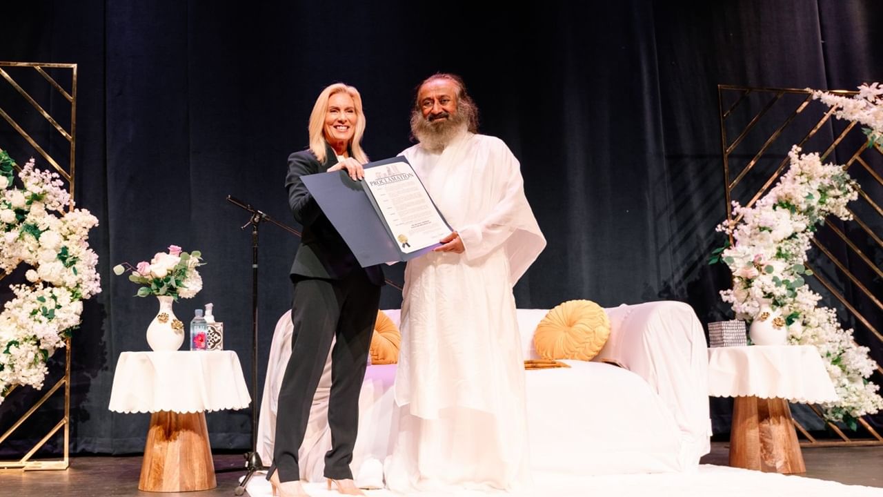 Florida’s Jacksonville declares June 16 as Sri Sri Ravi Shankar Peace and Wellness Day Florida’s Jacksonville declares June 16 as Sri Sri Ravi Shankar Peace and Wellness Day