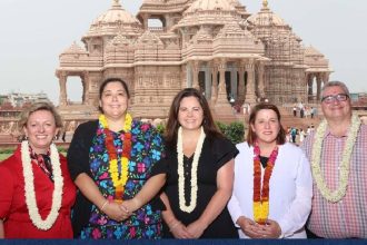 Australian delegate Belinda Wilson visits Swaminarayan Akshardham